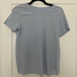 LULULEMON tee